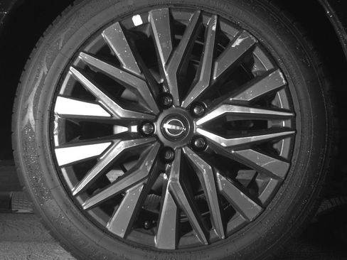 Used 2025 Nissan Altima 2.5 SV FWD image 15