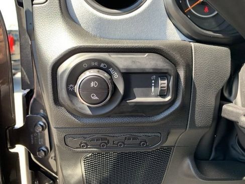 New 2025 Jeep Gladiator Sport image 11