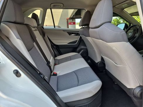 Used 2023 Toyota RAV4 XLE AWD/4WD image 18