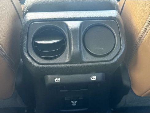 Used 2023 Jeep Wrangler Unlimited Sahara w/ LED Lighting Group AWD/4WD image 29