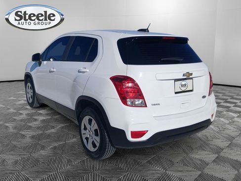 Used 2017 Chevrolet Trax LS image 3