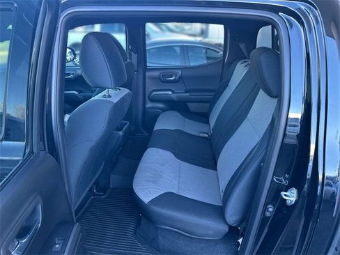 Used 2021 Toyota Tacoma TRD Off-Road image 23