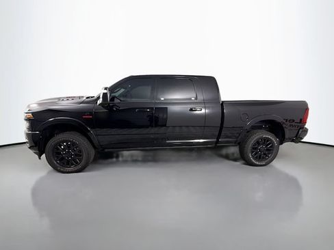 Used 2025 RAM 2500 Limited AWD/4WD image 4