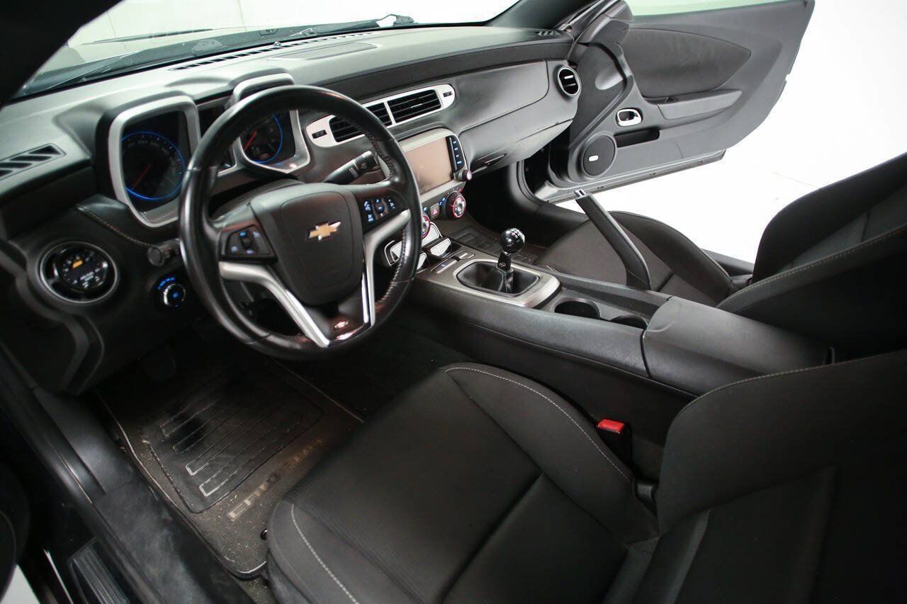 Used 2014 Chevrolet Camaro SS w/ RS Package RWD image 13