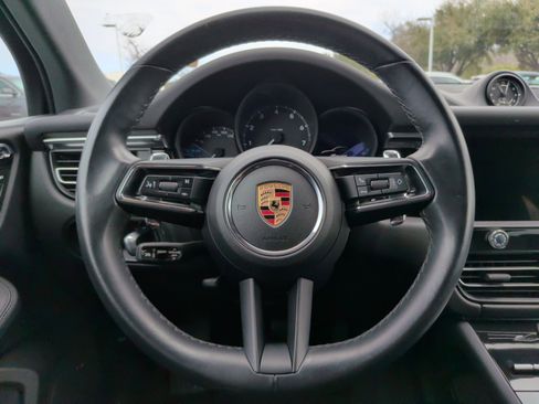 Used 2024 Porsche Macan image 21