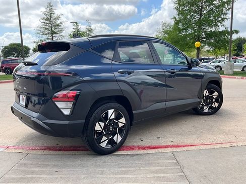 Used 2025 Hyundai Kona SEL image 5