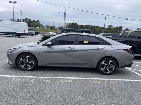 Used 2023 Hyundai Elantra SEL w/ Convenience Package FWD image 6