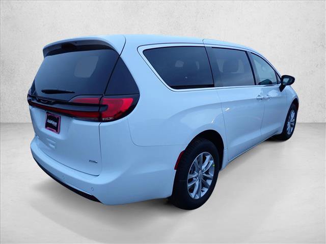 New 2027 Chrysler Pacifica Select AWD/4WD image 4