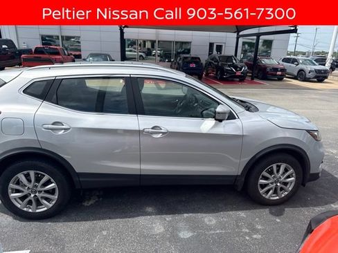 Certified 2022 Nissan Rogue Sport SV w/ Technology Package AWD/4WD image 2