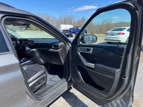 Used 2024 Ford Explorer XLT w/ Equipment Group 202A image 15
