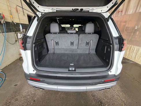 Used 2024 GMC Acadia Elevation w/ LPO, Floor Liner Package AWD/4WD image 25