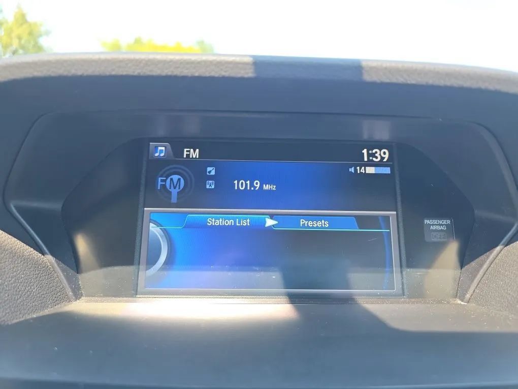 Used 2017 Acura ILX FWD image 26