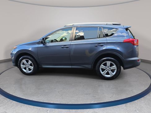 Used 2013 Toyota RAV4 XLE AWD/4WD image 8