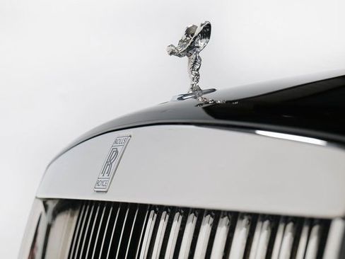 Used 2018 Rolls-Royce Dawn image 10