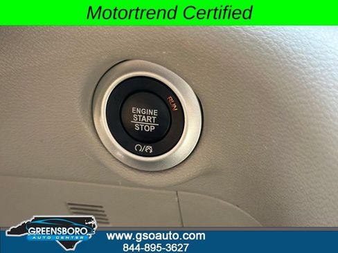 Used 2024 Chrysler Pacifica Touring-L FWD image 28