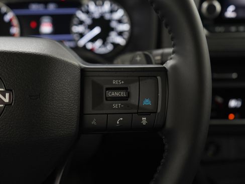 Used 2025 Nissan Rogue SV AWD/4WD image 28