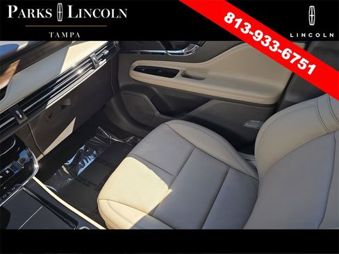 Certified 2023 Lincoln Corsair Reserve image 14