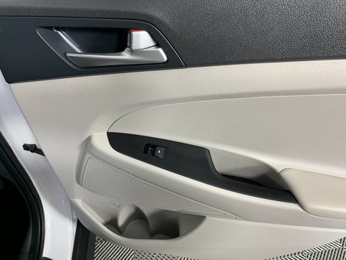 Used 2019 Hyundai Tucson SE AWD/4WD image 35