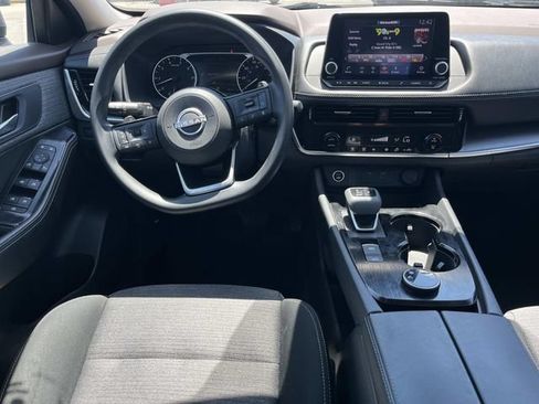 Used 2022 Nissan Rogue SV AWD/4WD image 13
