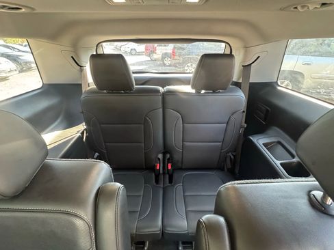 Used 2020 GMC Acadia SLT FWD image 14