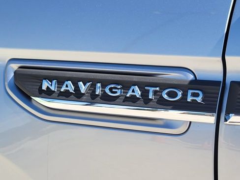 Used 2023 Lincoln Navigator L Reserve AWD/4WD image 15