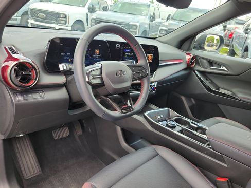 Used 2025 Chevrolet Equinox RS w/ Safety and Technology Package FWD image 9
