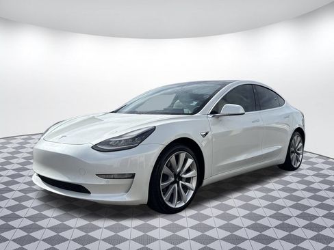 Used 2020 Tesla Model 3 Standard Range Plus RWD image 3