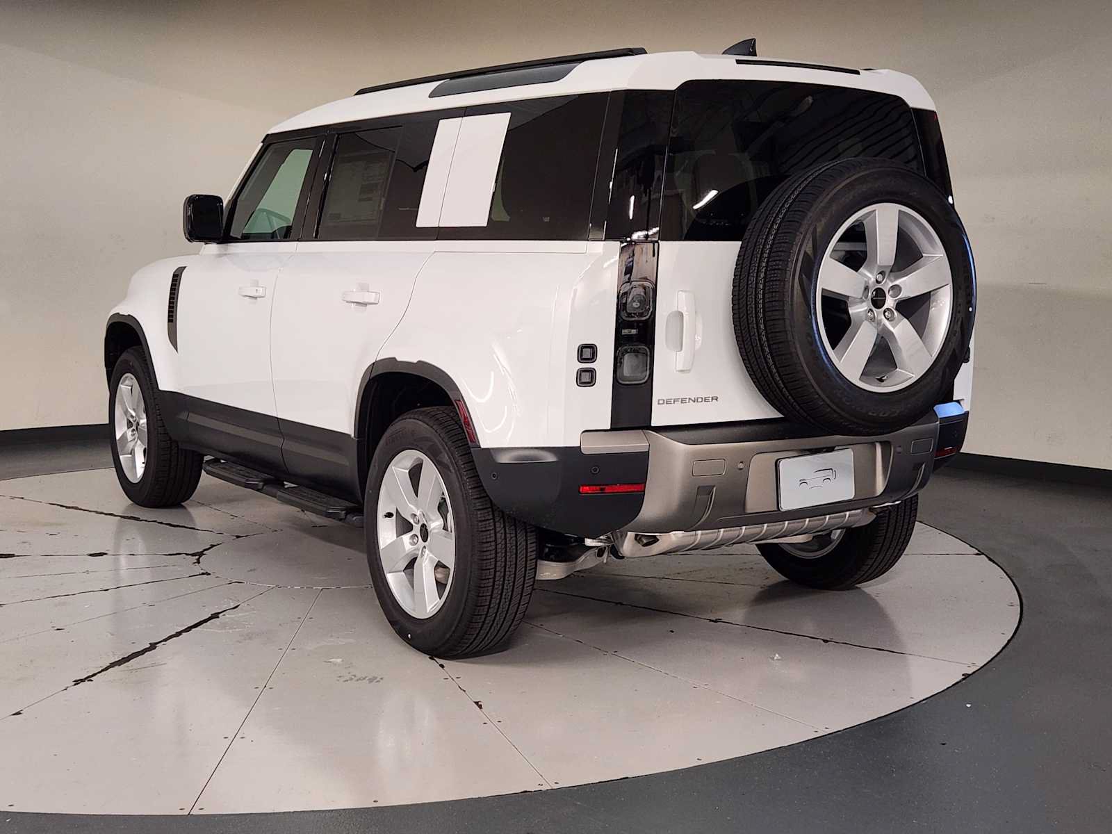 New 2026 Land Rover Defender 110 S AWD/4WD image 6