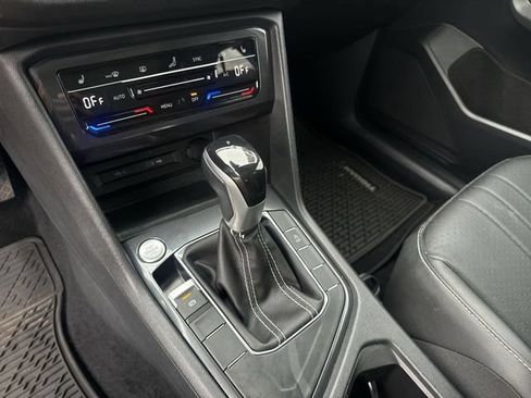 Used 2023 Volkswagen Tiguan SE FWD image 21