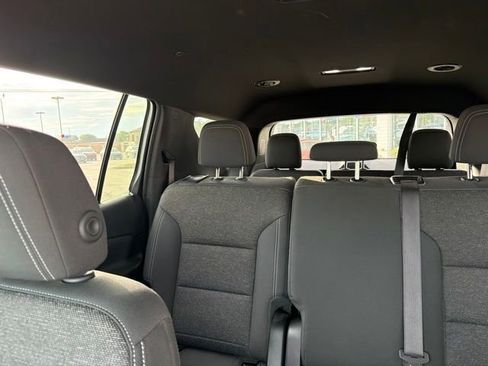 Used 2024 Chevrolet Traverse LS FWD image 23