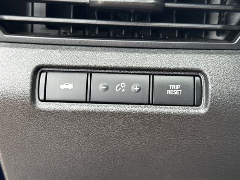 Used 2024 Nissan Altima 2.5 SR FWD image 25