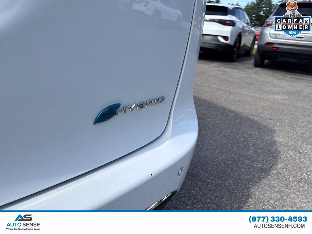 Used 2023 Chrysler Pacifica Touring-L FWD image 6