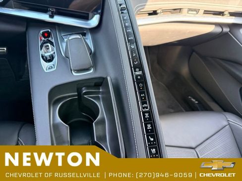 Used 2024 Chevrolet Corvette Stingray Preferred Conv w/ Z51 Performance Package RWD image 8