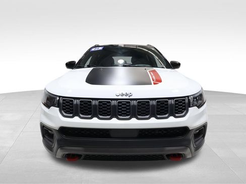Used 2025 Jeep Compass Trailhawk AWD/4WD image 7