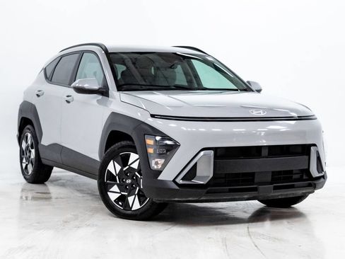 Used 2025 Hyundai Kona SEL FWD image 6