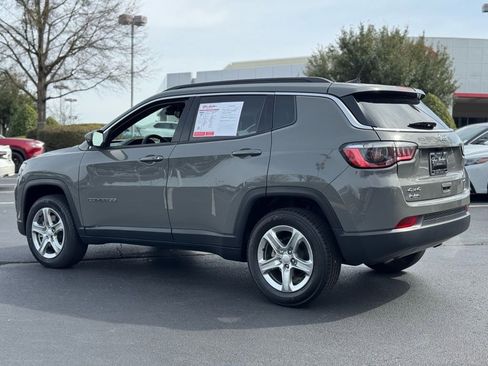 Used 2024 Jeep Compass Latitude image 11