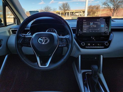 Used 2022 Toyota Corolla Cross LE image 6