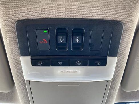 Used 2023 Nissan Rogue SL w/ SL Premium Package image 33