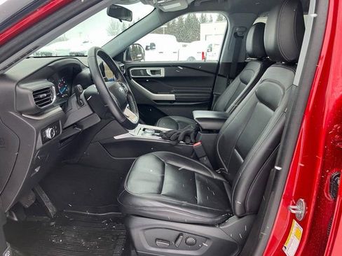 Used 2023 Ford Explorer XLT w/ Equipment Group 202A image 15