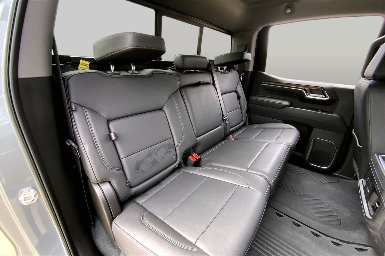 Used 2025 Chevrolet Silverado 1500 LT Trail Boss w/ Convenience Package II AWD/4WD image 37