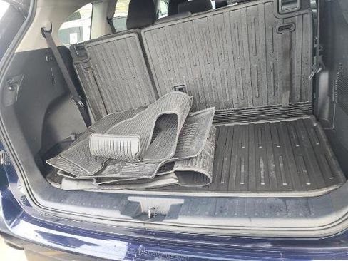 Used 2023 Toyota Highlander L image 6