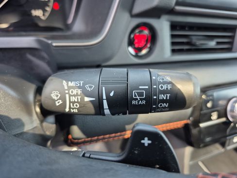 Used 2025 Honda Pilot TrailSport image 34