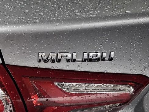 Used 2021 Chevrolet Malibu LT FWD image 37