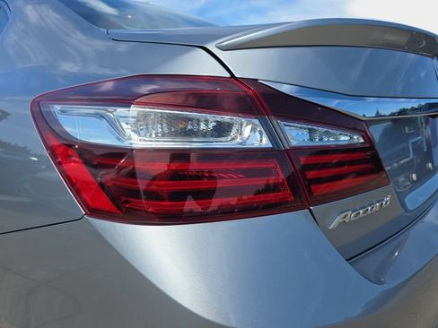 Used 2016 Honda Accord EX-L image 37