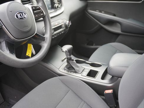Used 2019 Kia Sorento LX image 19