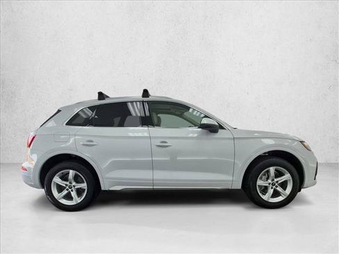 Used 2024 Audi Q5 2.0T Premium w/ Convenience Package AWD/4WD image 4