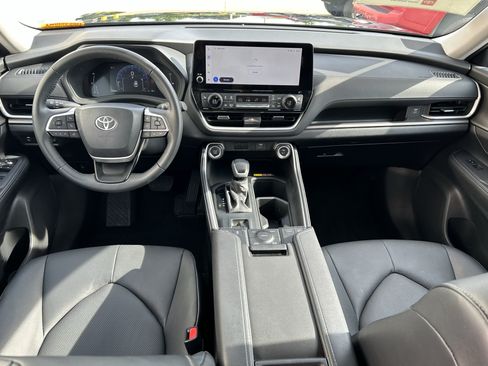Certified 2026 Toyota Grand Highlander AWD image 22