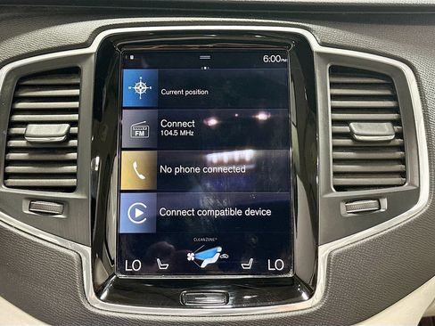 Used 2020 Volvo XC90 T5 Momentum w/ Protection Package Premier AWD/4WD image 17