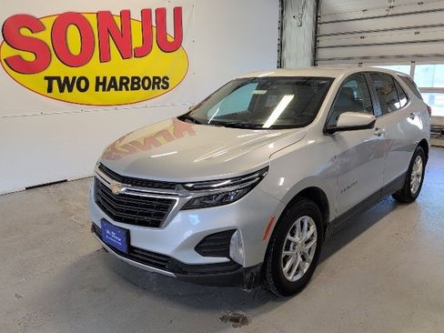 Used 2022 Chevrolet Equinox LT image 1