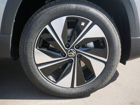 New 2026 Volkswagen Taos SE AWD/4WD image 5